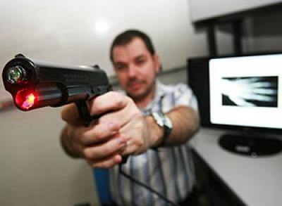 Chip faz com que arma só dispare nas mãos do dono
