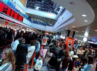 Aeronautas e aeroviários ameaçam greve em durante festas de fim de ano
