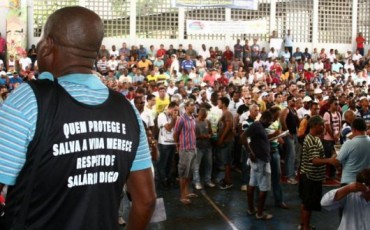 Expedidas ordens de prisão contra 27 PMs baianos; 60 vão responder a inquéritos administrativos