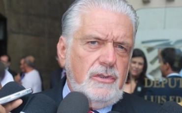 PT deve brigar por ministério para o Nordeste, diz Wagner
